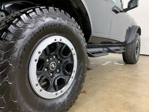 Used 2023 Ford Bronco Badlands w/ Sasquatch Package image 9