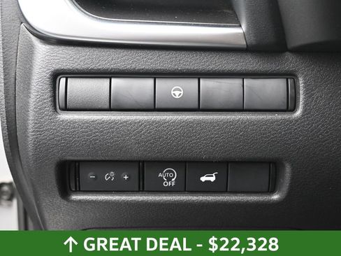 Used 2025 Nissan Rogue SV FWD image 18
