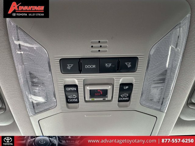 Used 2023 Toyota RAV4 XLE Premium AWD/4WD image 35