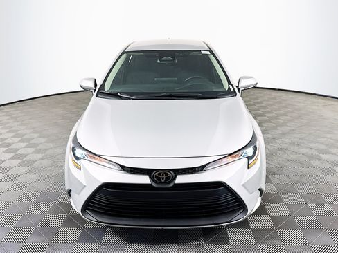 Used 2025 Toyota Corolla LE FWD image 2