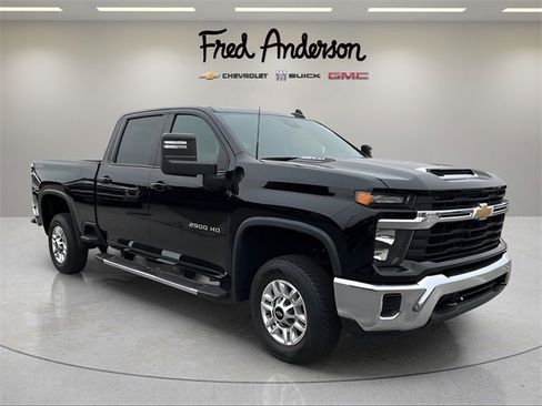 Used 2024 Chevrolet Silverado 2500 LT image 3