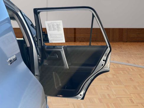 Used 2016 Toyota 4Runner SR5 image 13