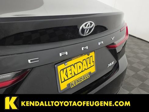 Used 2025 Toyota Camry XLE FWD image 11