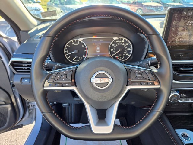 Used 2025 Nissan Altima 2.5 SR w/ SR Premium Package FWD image 31