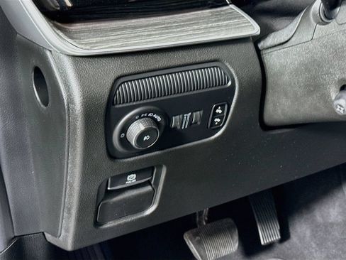 Used 2022 Jeep Wagoneer Series III w/ Premium Group I AWD/4WD image 10