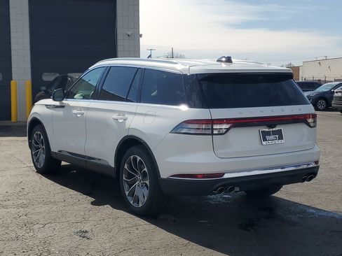 New 2026 Lincoln Aviator AWD image 3