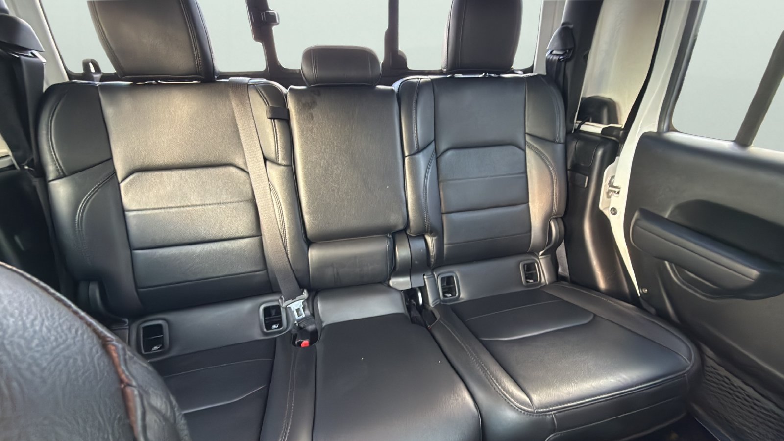 Used 2023 Jeep Gladiator Sport AWD/4WD image 23