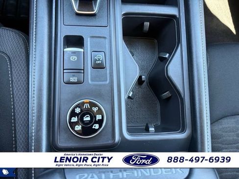 Used 2023 Nissan Pathfinder S AWD/4WD image 28