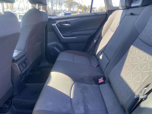 Used 2020 Toyota RAV4 XLE image 13