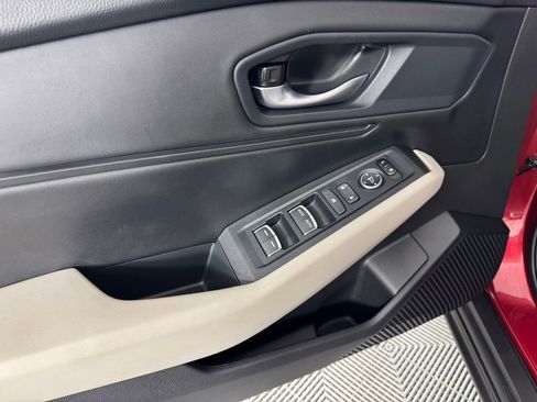 Used 2025 Honda Accord SE image 14