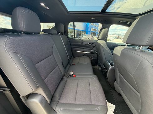 Certified 2025 Chevrolet Traverse LT w/ Sun and Wheel Package image 16