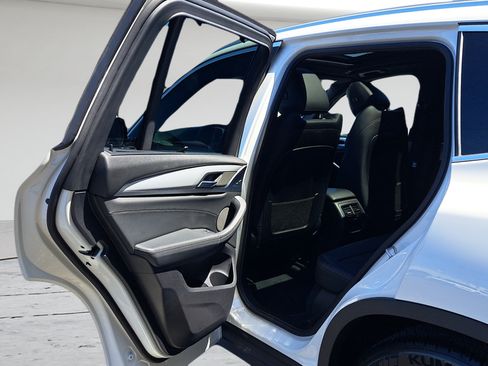Used 2021 BMW X3 xDrive30i AWD/4WD image 11