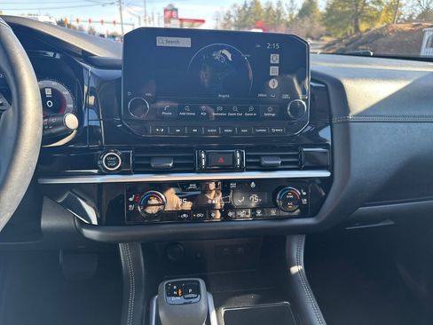 Used 2024 Nissan Pathfinder Platinum w/ Cargo Package image 19