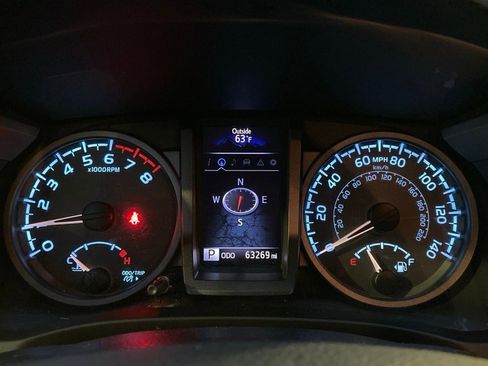 Used 2019 Toyota Tacoma TRD Sport image 12