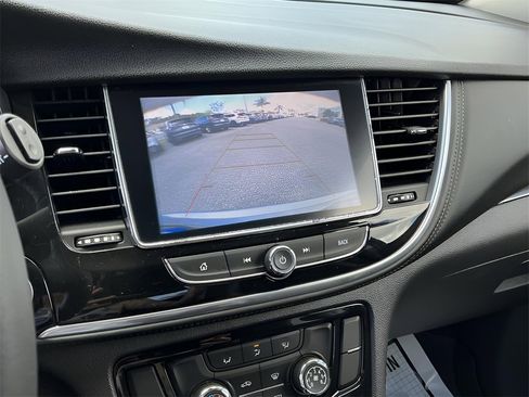 Used 2021 Buick Encore Preferred w/ Safety Package image 28