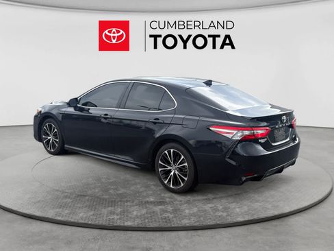 Used 2019 Toyota Camry SE FWD image 3