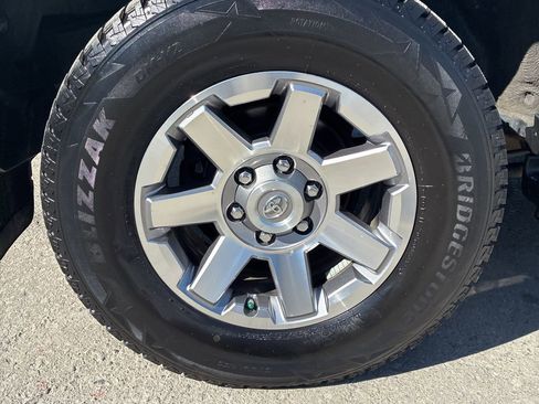 Used 2014 Toyota 4Runner Trail image 12