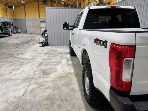 Used 2017 Ford F250 XL w/ Power Equipment Group image 9
