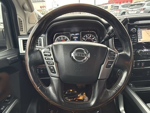 Used 2018 Nissan Titan Platinum Reserve AWD/4WD image 21