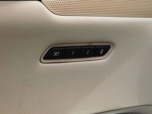 Used 2019 Cadillac XT5 Luxury image 18