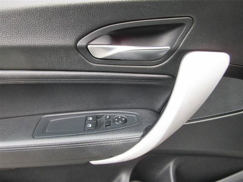 Used 2016 BMW M235i Coupe w/ Technology Package image 10