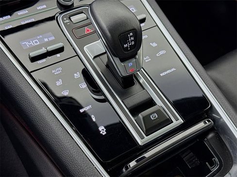 Certified 2023 Porsche Panamera Platinum Edition image 23
