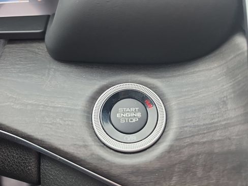 Used 2022 Jeep Grand Cherokee Overland AWD/4WD image 25