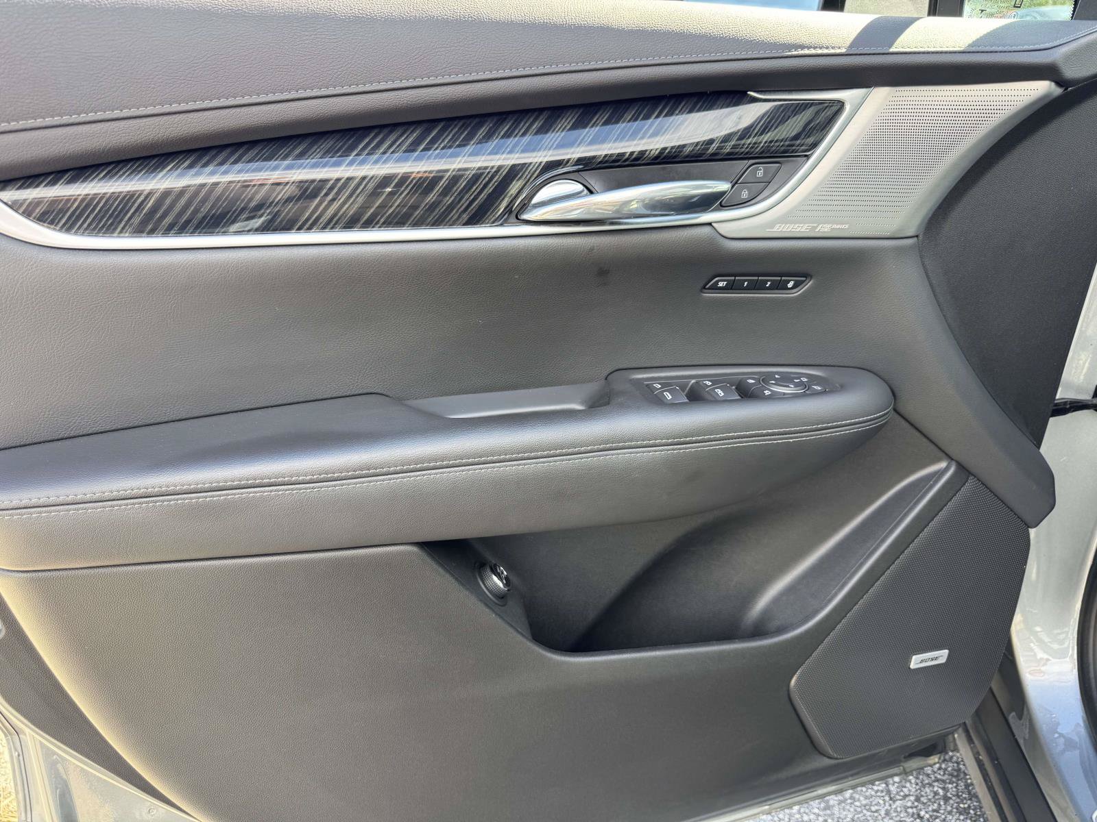 Used 2023 Cadillac XT6 Premium Luxury w/ Technology Package AWD/4WD image 16