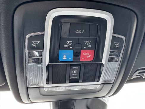 New 2026 RAM 1500 4x4 Crew Cab image 21