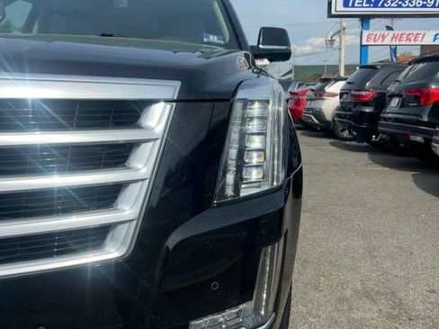 Used 2016 Cadillac Escalade ESV Luxury image 4