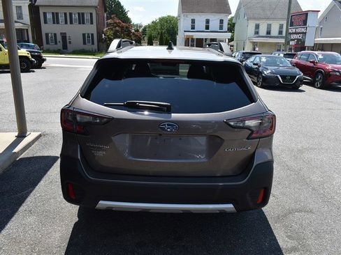 Used 2022 Subaru Outback Limited AWD/4WD image 4