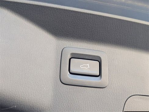 Certified 2022 MAZDA CX-9 Carbon Edition image 28