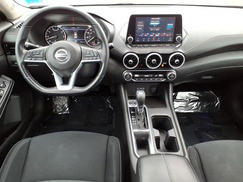 Used 2020 Nissan Sentra SV w/ Lighting Package image 9