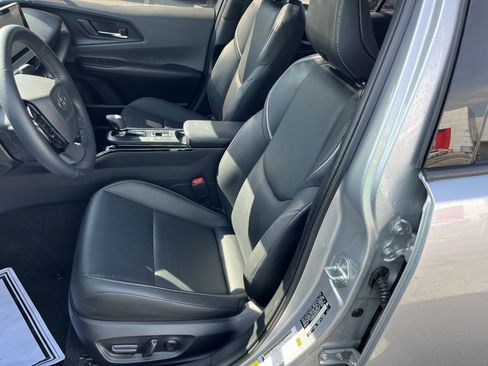 Used 2024 Toyota Prius XLE image 13