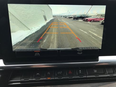 Certified 2025 GMC Sierra 1500 SLT image 15