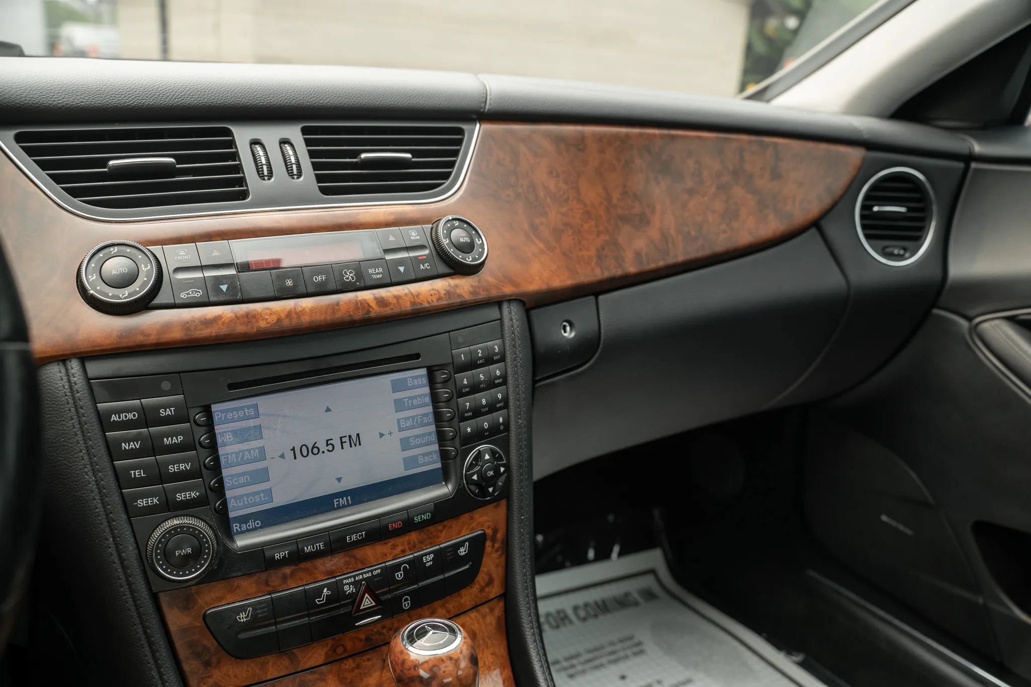 Used 2006 Mercedes-Benz CLS 500 w/ Entertainment Pkg image 20