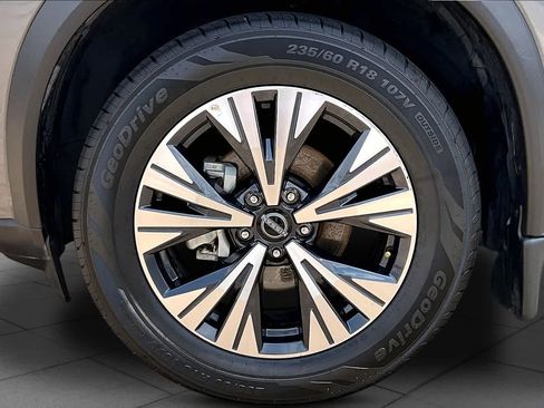 Certified 2023 Nissan Rogue SV w/ SV Premium B Package FWD image 10