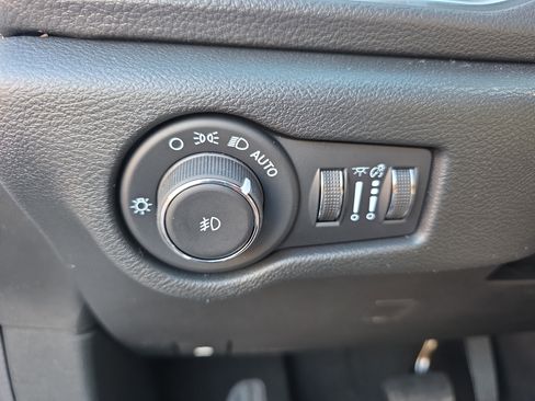 New 2026 Chrysler Pacifica Limited w/ S Appearance Package image 11