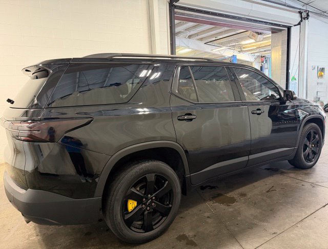 Used 2023 Chevrolet Traverse LT w/ LT Premium Package AWD/4WD image 6