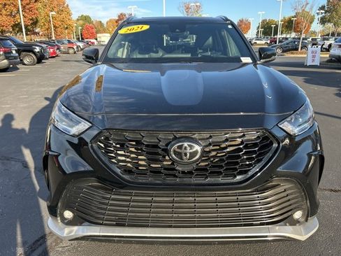 Used 2021 Toyota Highlander XSE image 2