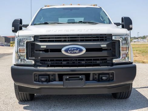 Used 2019 Ford F350 XL w/ Power Equipment Group RWD image 2
