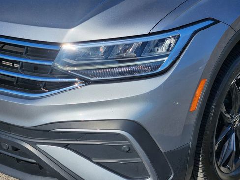 Used 2024 Volkswagen Tiguan SE image 10