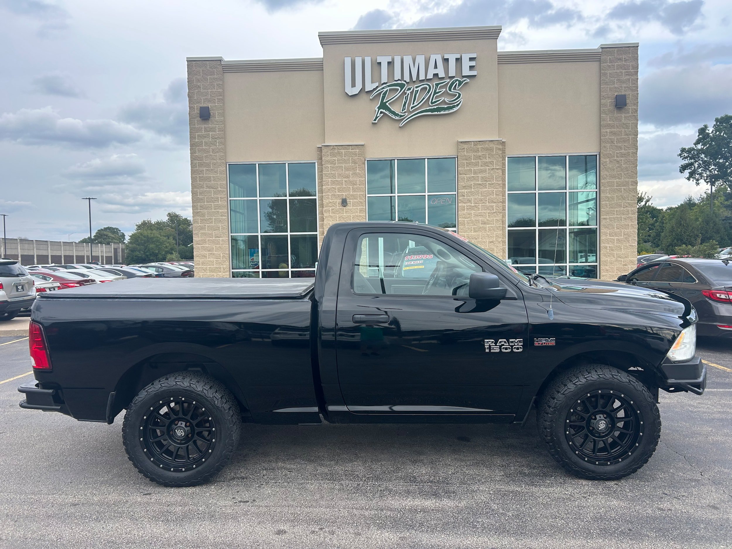 Used 2013 RAM 1500 Express AWD/4WD image 1