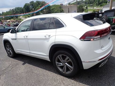 Used 2024 Volkswagen Atlas Cross Sport SEL R-Line AWD/4WD image 4