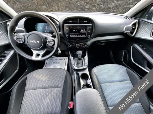 Used 2024 Kia Soul LX w/ Option Group 015 FWD image 13