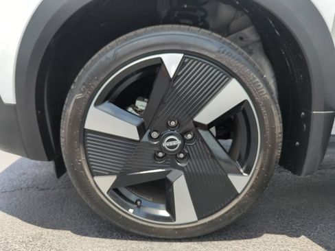Certified 2025 Nissan Kicks SR AWD/4WD image 47
