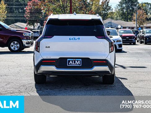 Used 2024 Kia EV9 Wind image 12