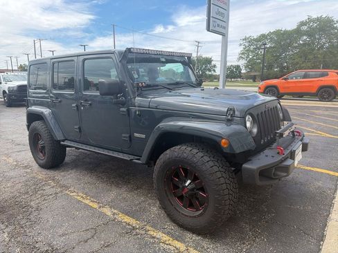 Used 2017 Jeep Wrangler Unlimited Rubicon AWD/4WD image 9