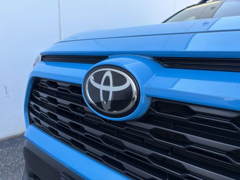Used 2021 Toyota RAV4 XLE Premium AWD/4WD image 36