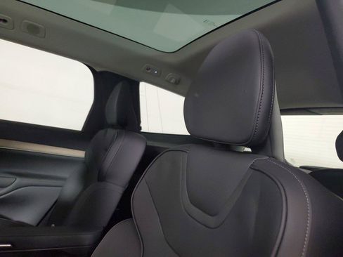 Used 2025 Volvo EX90 Ultra AWD/4WD image 12